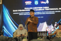 Mendes PDT, Yandri Susanto menyampaikan sambutan saat bertemu ratusan siswa NTB, di Islamic Center Mataram, Kamis (16/4/2026).