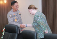Kapolda NTB, Irjen Pol. Edy Murbowo saat menerima kunjungan perwakilan Australian Federal Police (AFP) dalam agenda silaturahmi dan audiensi, di ruang kerjanya, Rabu (8/4/2026).