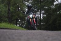 Karakteristik jalan di NTB memiliki tantangan tersendiri bagi pengendara, terutama pengguna sepeda motor.