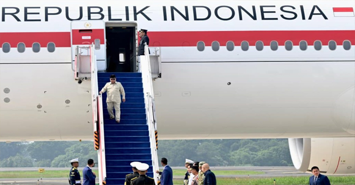 Presiden Prabowo Subianto saat tiba di Tanah Air pada Sabtu (30/5/2026), melalui Pangkalan TNI AU Halim Perdanakusuma, Jakarta, sekitar pukul 10.00 WIB, usai menyelesaikan rangkaian kunjungan resmi kenegaraan di Paris, Republik Prancis.