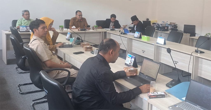 Suasana rapat Tim Seleksi Calon KPID NTB 2026-2029 yang berlangsung di Sekretariat Tim Seleksi Kantor DPRD Provinsi NTB, Senin (22/6/2026).

