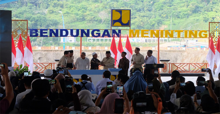 Presiden Prabowo saat meresmikan Bendungan Meninting di Kecamatan Gunungsari, Kabupaten Lombok Barat, Provinsi NTB, Jumat (10/7/2026).