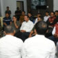 Sekretaris Daerah (Sekda) Lombok Timur, HM Juaini Taofik, saat memimpin rapat koordinasi bersama Pendamping Program Keluarga Harapan (PKH) dan Tenaga Kesejahteraan Sosial Kecamatan (TKSK), di ruang kerjanya, Jumat (24/7/2026).