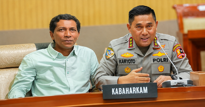 M. Sahril Amin (kiri) dan Komjen Pol Karyoto (kanan).